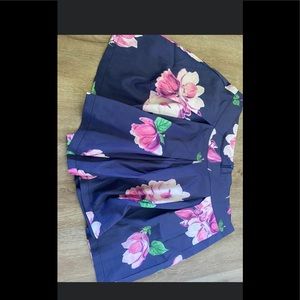 Ladies flowy shorts